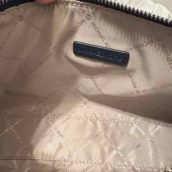 Michael Kors Navy and White Purse with Cardholder - Picture 10 of 12